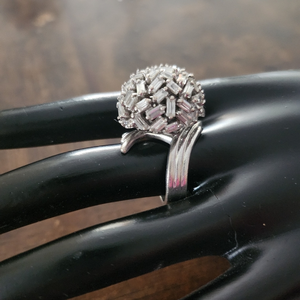 925 GORGEOUS Sterling Silver ring